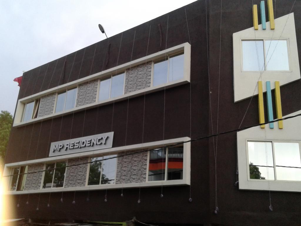 Mp Residency Hotel Ujjain Zewnętrze zdjęcie